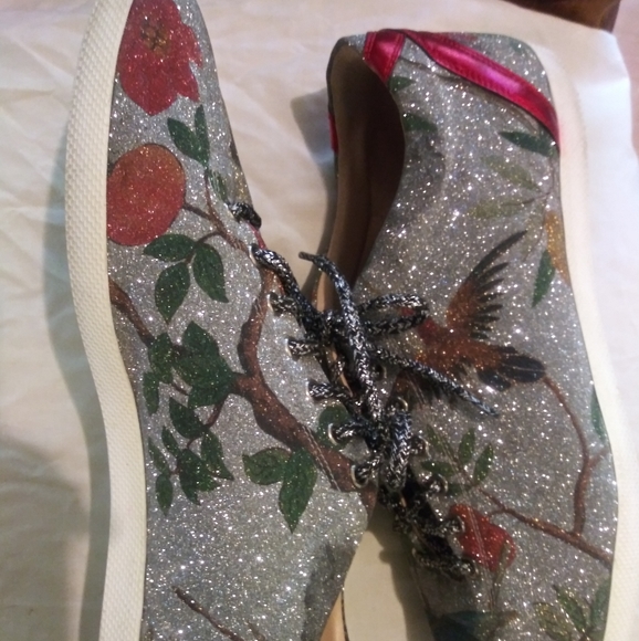 Gucci Sneakers - Picture 2 of 4
